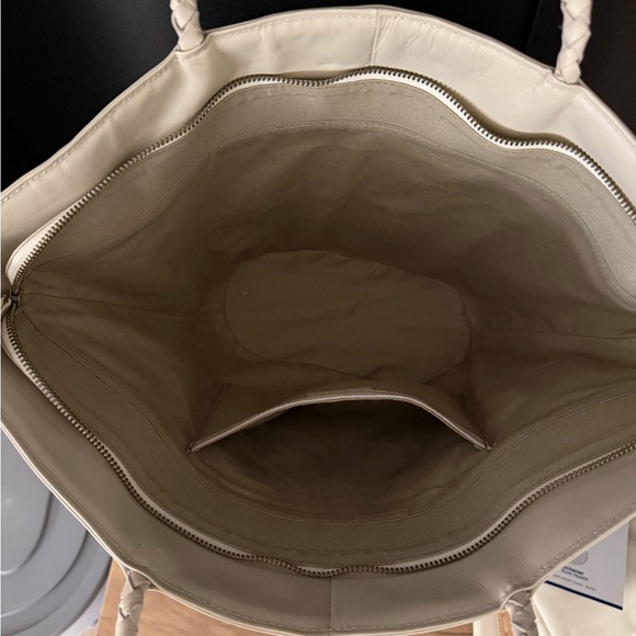 Cream Quilted Tote Bag with Rope Handles - Picture 3 of 3